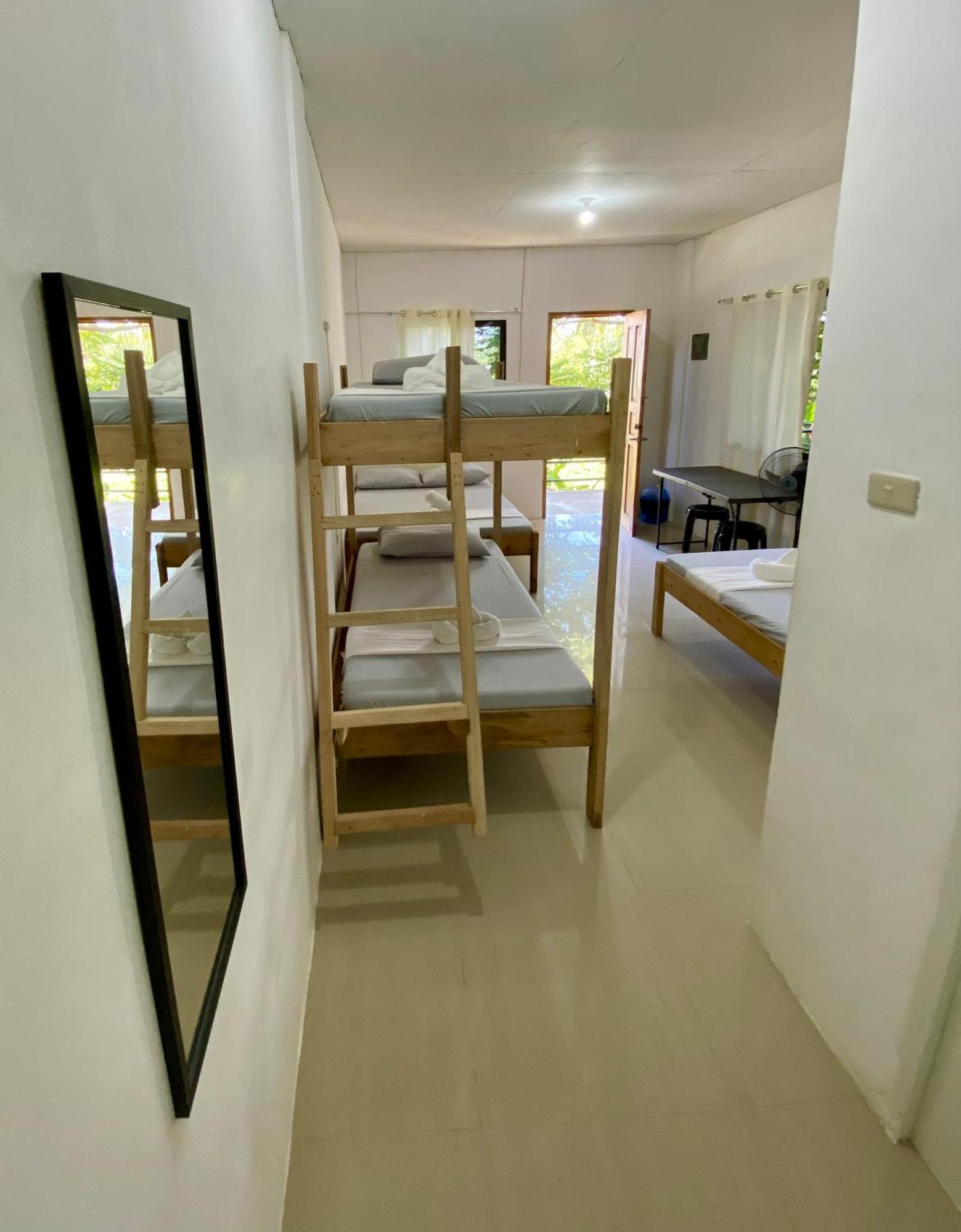 Reddot Guest House General Luna  Exterior photo
